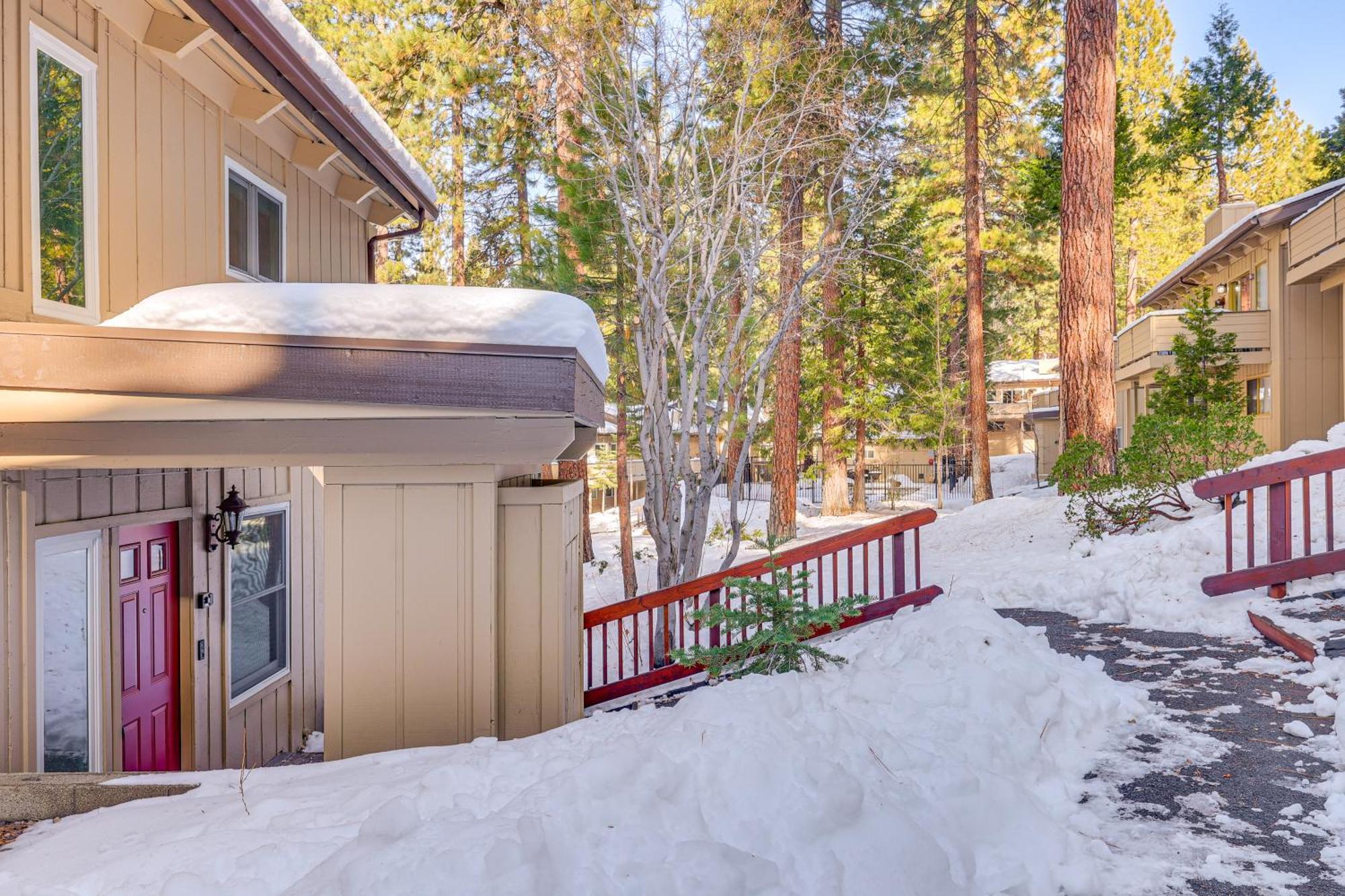 Incline Village Condo With Deck 1 Mi To Lake Tahoe Eksteriør billede