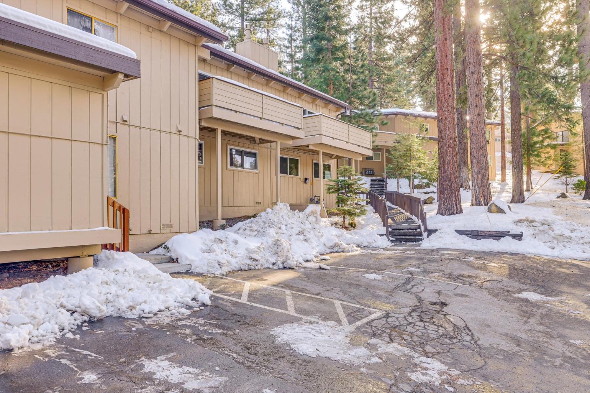 Incline Village Condo With Deck 1 Mi To Lake Tahoe Eksteriør billede
