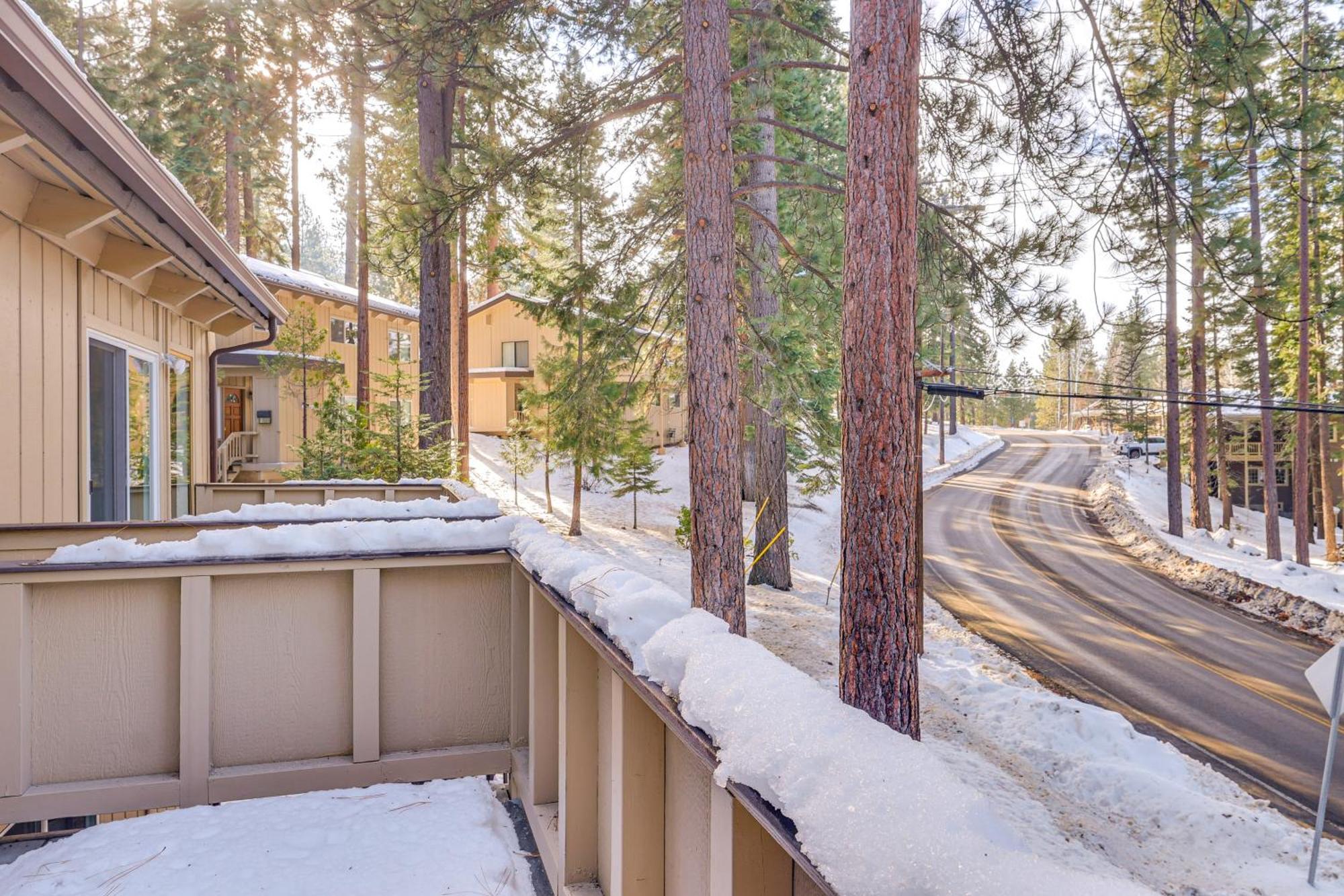 Incline Village Condo With Deck 1 Mi To Lake Tahoe Eksteriør billede